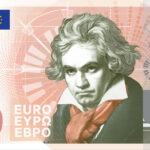 Neuer Eurodesignentwurf der Serie E von Myrsini Vardopoulou. Die Vorderseite des 10-Euro-Scheins zeigt deutschen Komponisten Ludwig van Beethoven. Im Folienstreifen sind ein Metronom, eine Klavier und eine Klaviertastatur erkennbar.