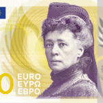 Neuer Eurodesignentwurf der Serie E von Myrsini Vardopoulou. Die Vorderseite des 200-Euro-Scheins zeigt die österreichische Pazifistin Bertha von Suttner. Im Folienstreifen ist eine Friedenstaube mit Ölzweig erkennbar.