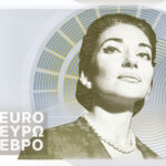 Neuer Eurodesignentwurf der Serie E von Myrsini Vardopoulou. Die Vorderseite des 5-Euro-Scheins zeigt griechisch-italienische Sopranistin Maria Callas. Im Folienstreifen sind Noten und ein Notenschlüssel erkennbar.