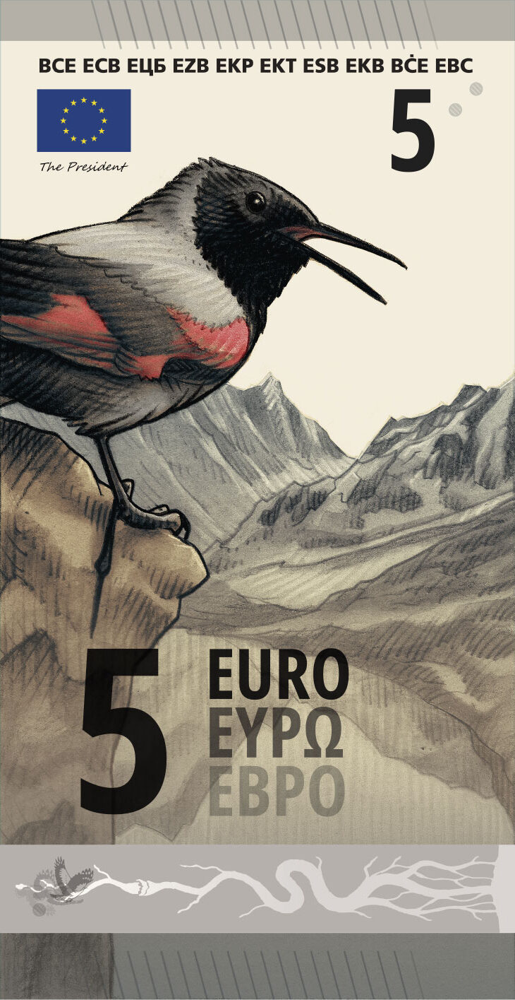 Neuer Eurodesignentwurf der Serie J von Ville Tietäväinen. Die Vorderseite des 5-Euro-Scheins ist hochkant und zeigt Mauerläufer neben einem See im Gebirge. Der Folienstreifen zeigt schematisch einen Flusslauf mit einem Mauerläufer an der Quelle.