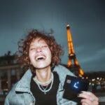 Werbemittel Deblock illustriert Funktionen der Banking-App und Vorzüge des Kontos