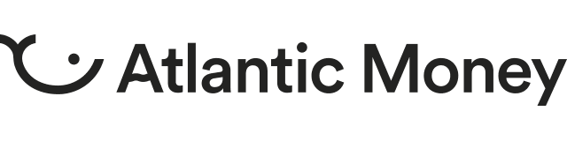 Atlantic-Money-Logo ist ein Lächeln und der Schriftzug.
